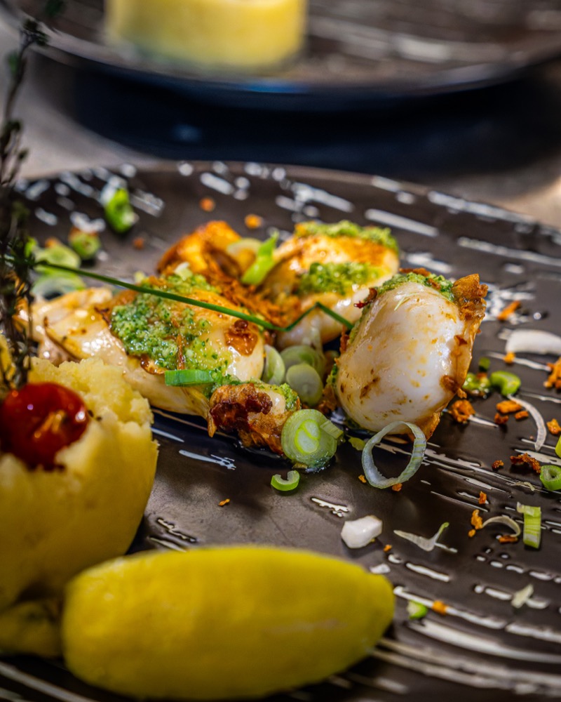 Seiches grillées au persil, plat de la mer